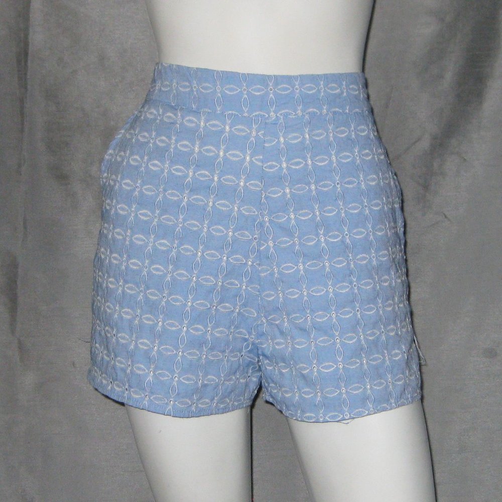 KIABI FRANCE | Embroidered eyelet Short